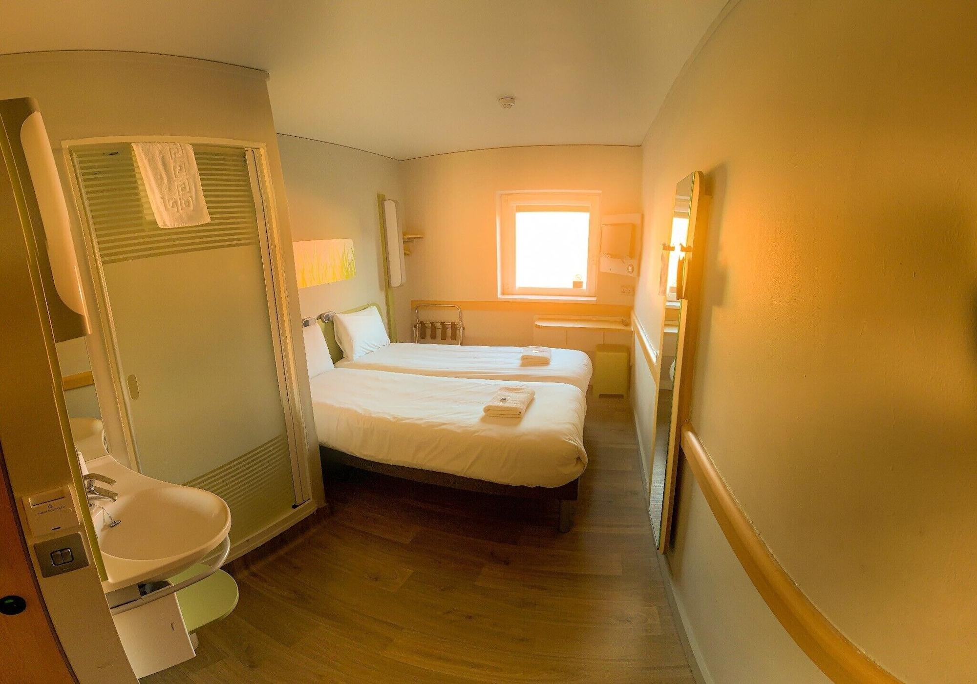 Ibis Budget Belfast City Centre Exterior foto