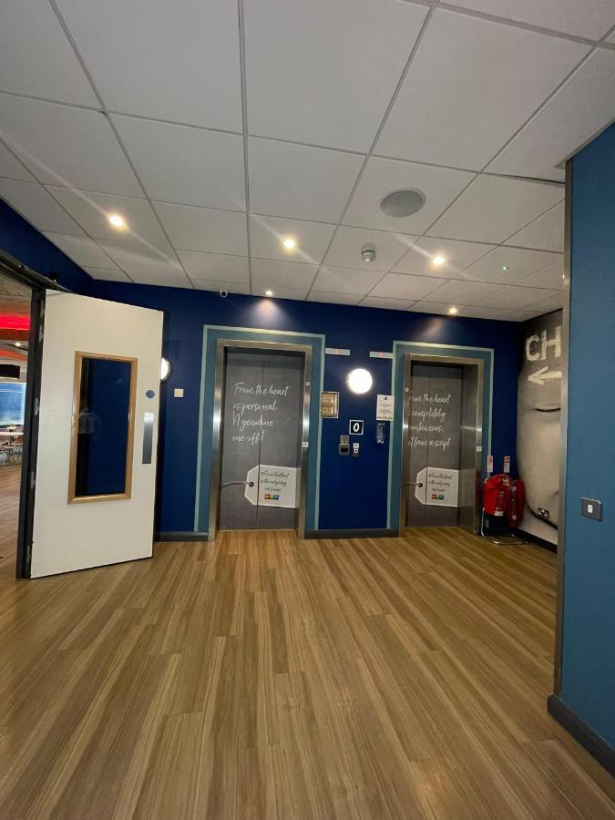 Ibis Budget Belfast City Centre Exterior foto
